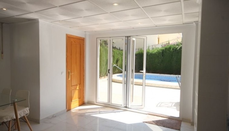 Resale - Chalet - Orihuela Costa - La Zenia