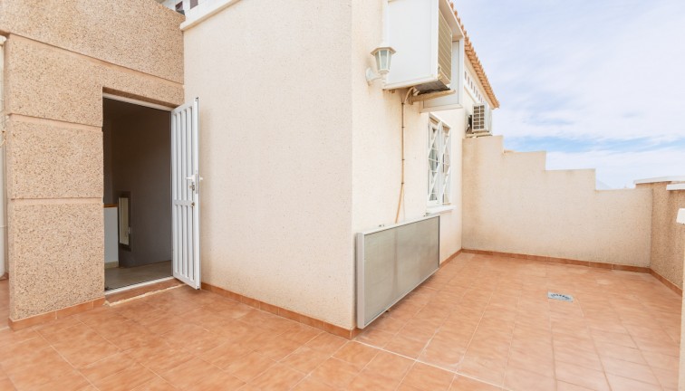 Resale - Apartment - Torrevieja - Aguas Nuevas