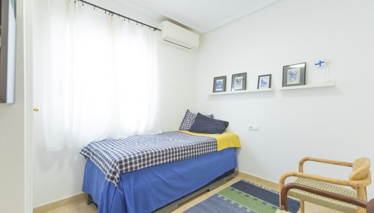 Resale - Apartment - Torrevieja - Aguas Nuevas