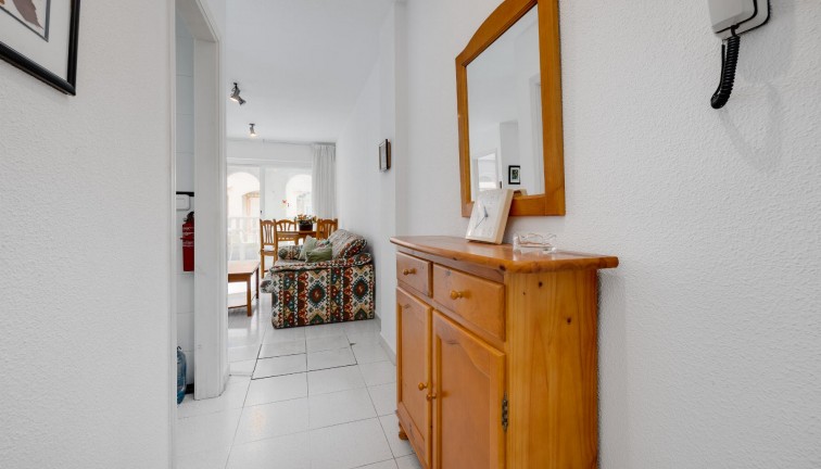 Resale - Apartment - Torrevieja - Acequion