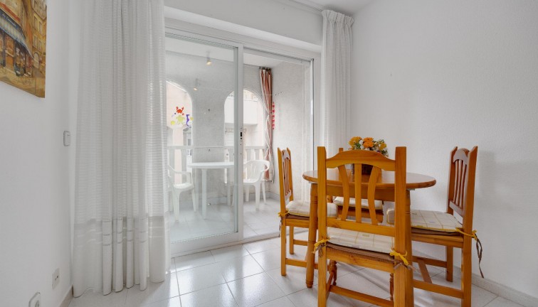 Resale - Apartment - Torrevieja - Acequion