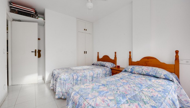 Resale - Apartment - Torrevieja - Acequion