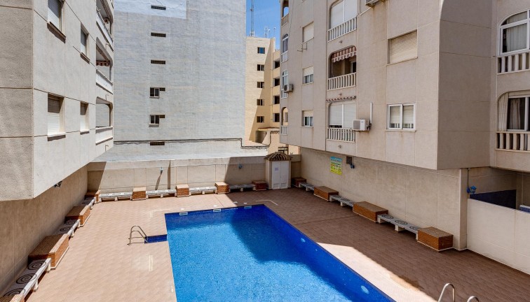 Resale - Apartment - Torrevieja - Acequion