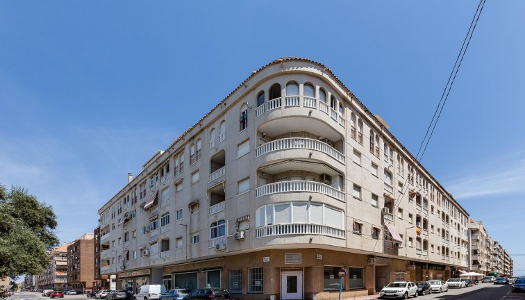 Resale - Apartment - Torrevieja - Acequion