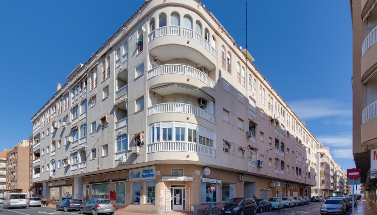 Resale - Apartment - Torrevieja - Acequion