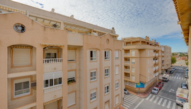 Resale - Apartment - Torrevieja - Acequion