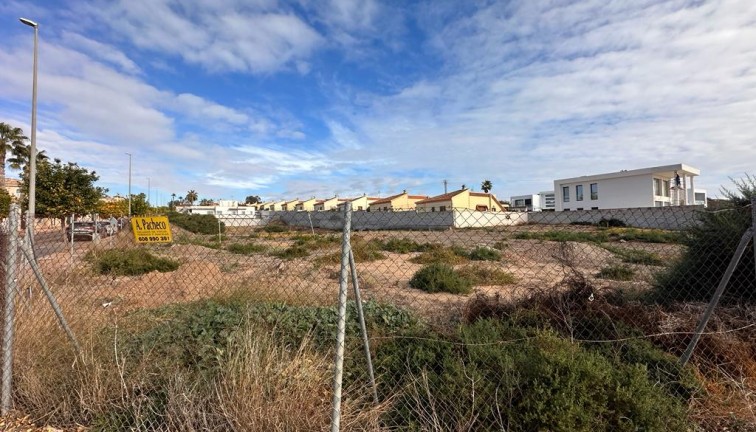 Jälleenmyynti - Tontti - La Marina - San Fulgencio