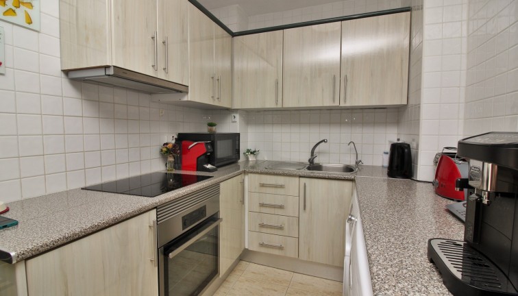 Resale - Apartment - Villamartín