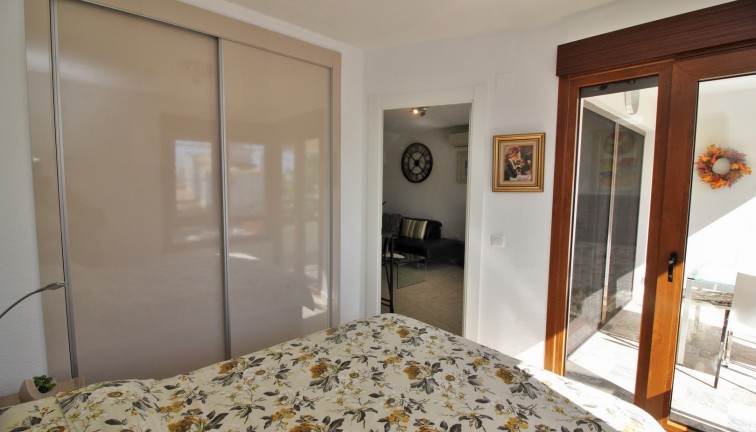 Resale - Apartment - Villamartín