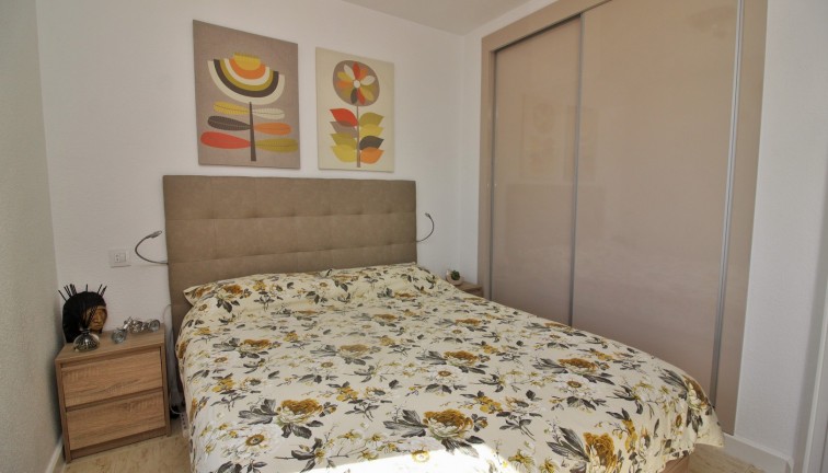 Resale - Apartment - Villamartín