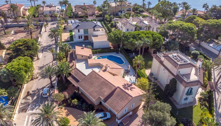 Resale - Chalet - Cabo Roig - MUY CERCA DE LA PLAYA