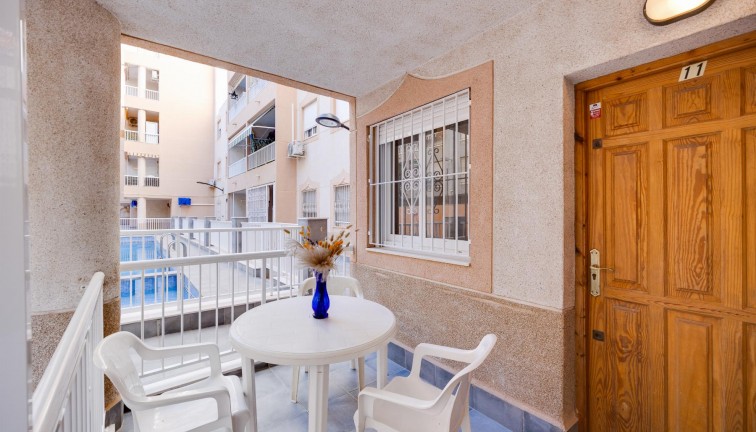 Resale - Apartment - Torrevieja - Acequion