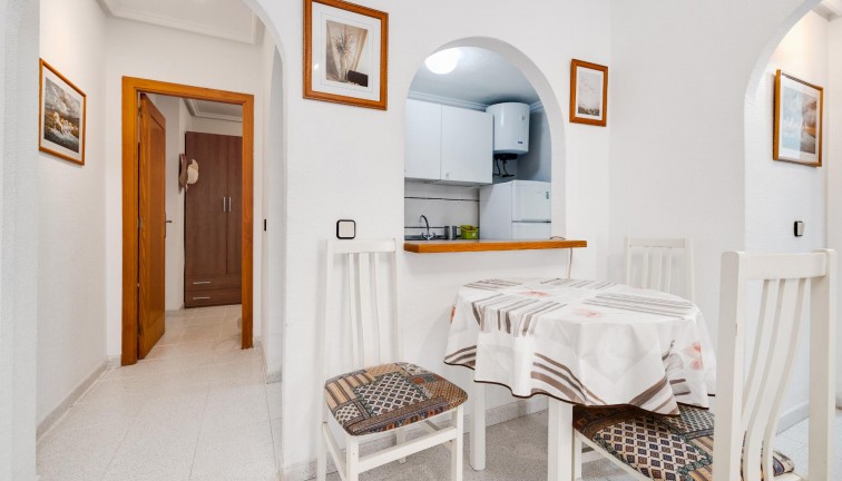 Resale - Apartment - Torrevieja - Acequion