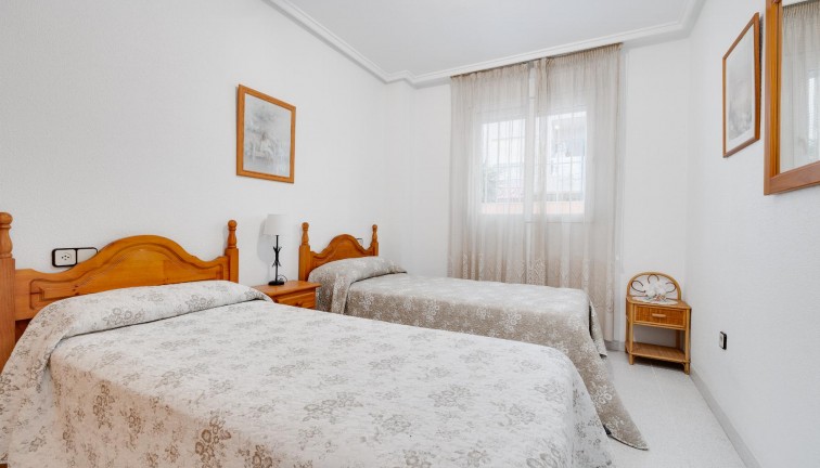 Resale - Apartment - Torrevieja - Acequion