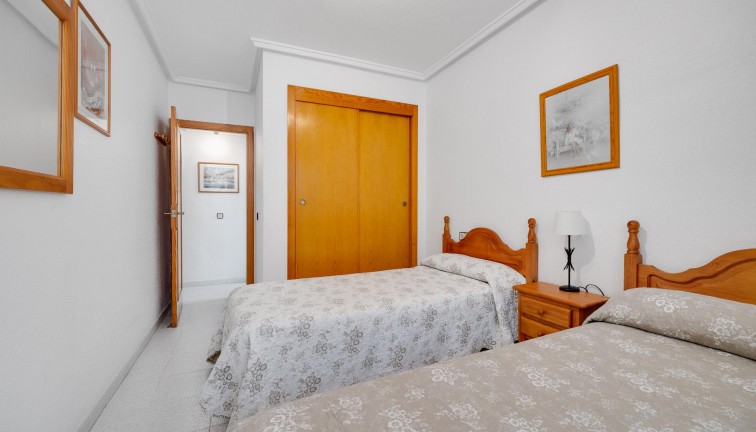 Resale - Apartment - Torrevieja - Acequion