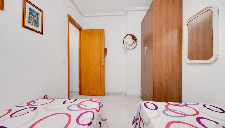 Resale - Apartment - Torrevieja - Acequion