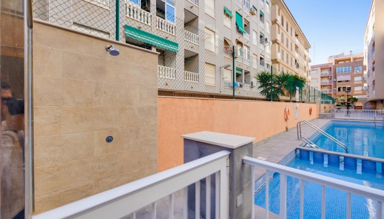 Resale - Apartment - Torrevieja - Acequion