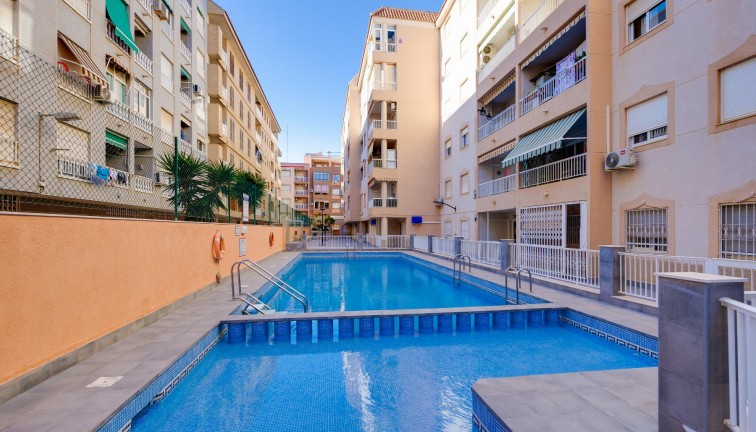 Resale - Apartment - Torrevieja - Acequion