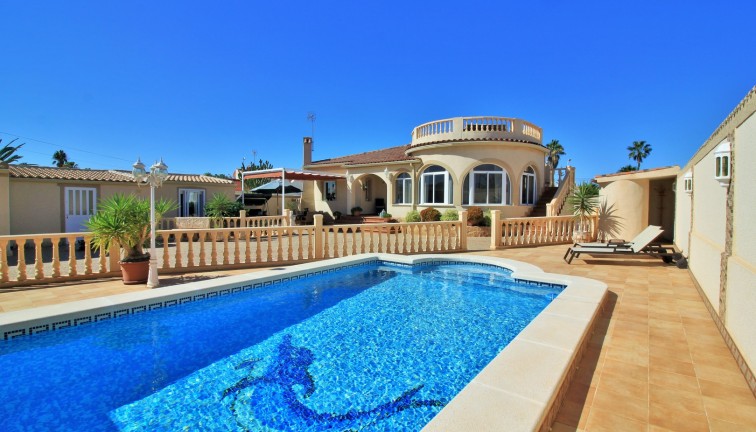 Resale - Chalet - Torrevieja - La Siesta