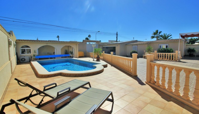 Resale - Chalet - Torrevieja - La Siesta