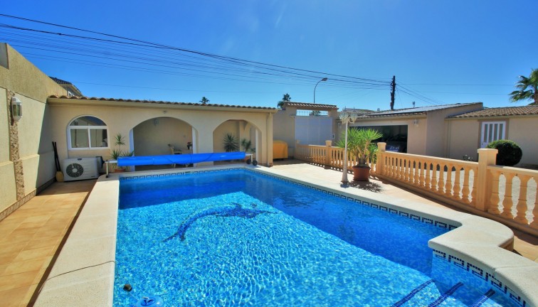 Resale - Chalet - Torrevieja - La Siesta