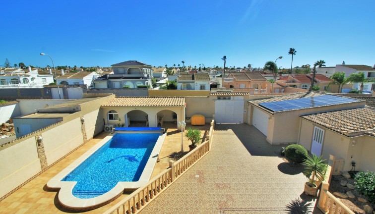 Resale - Chalet - Torrevieja - La Siesta