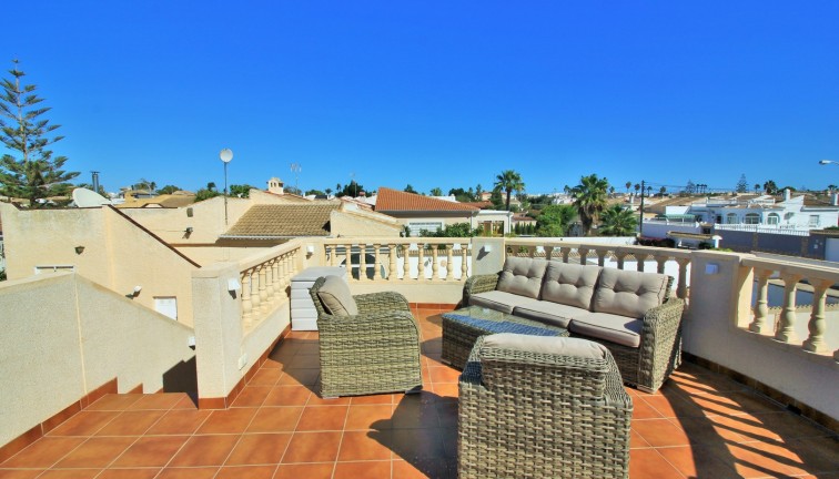 Resale - Chalet - Torrevieja - La Siesta