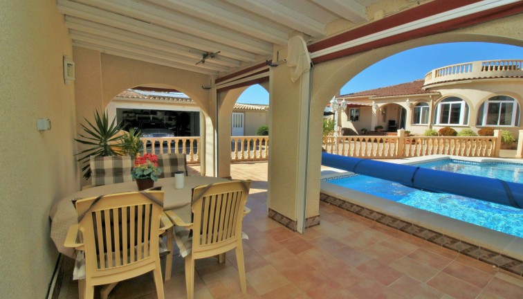 Resale - Chalet - Torrevieja - La Siesta