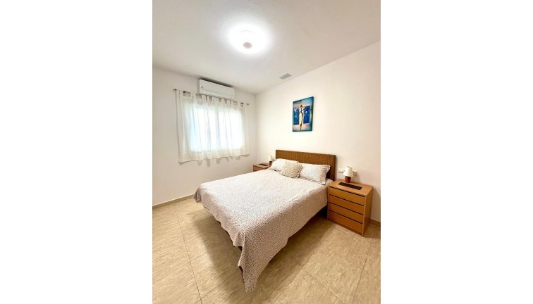 Resale - Apartment - Ground Floor Apartment - Torrevieja - Playa de los Locos