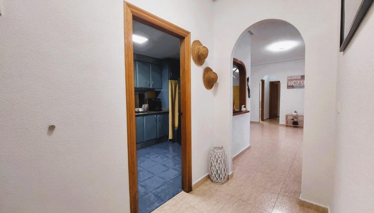 Resale - Apartment - Ground Floor Apartment - Torrevieja - Playa de los Locos