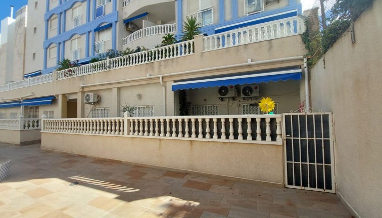 Resale - Apartment - Ground Floor Apartment - Torrevieja - Playa de los Locos