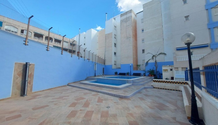 Resale - Apartment - Ground Floor Apartment - Torrevieja - Playa de los Locos