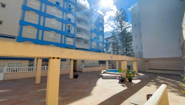 Resale - Apartment - Ground Floor Apartment - Torrevieja - Playa de los Locos