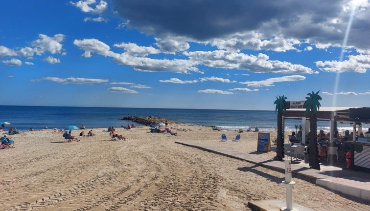 Jälleenmyynti - Asunto - Katutason asunto - Torrevieja - Playa de los Locos