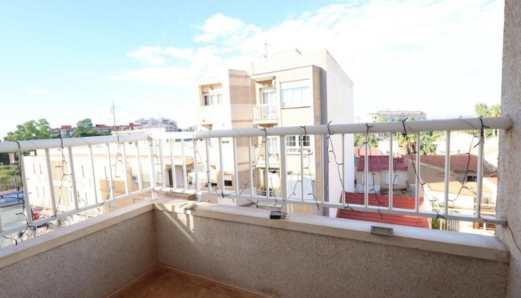 Resale - Apartment - Torrevieja - Acequion