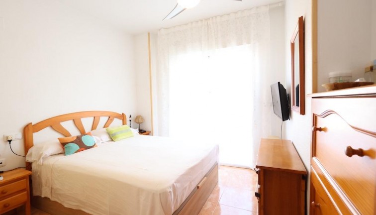 Resale - Apartment - Torrevieja - Acequion