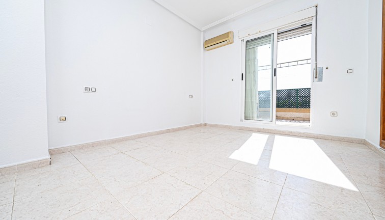 Resale - Semi-Detached - Villamartín