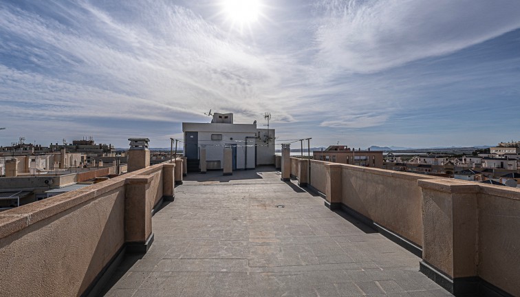 Jälleenmyynti - Asunto - Ylimmän kerroksen asunto - Torrevieja - LA MATA