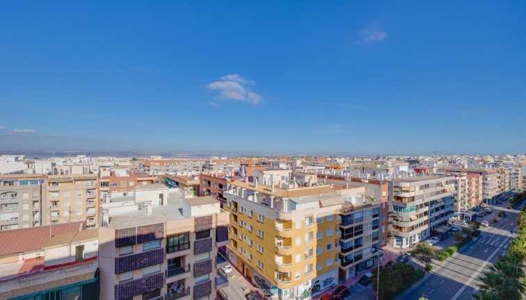 Resale - Apartment - Torrevieja - Acequion