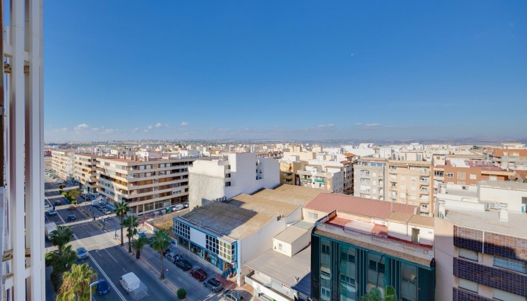 Resale - Apartment - Torrevieja - Acequion