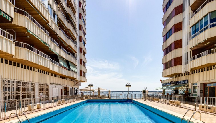 Resale - Apartment - Torrevieja - Acequion