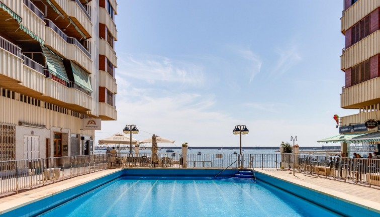 Resale - Apartment - Torrevieja - Acequion