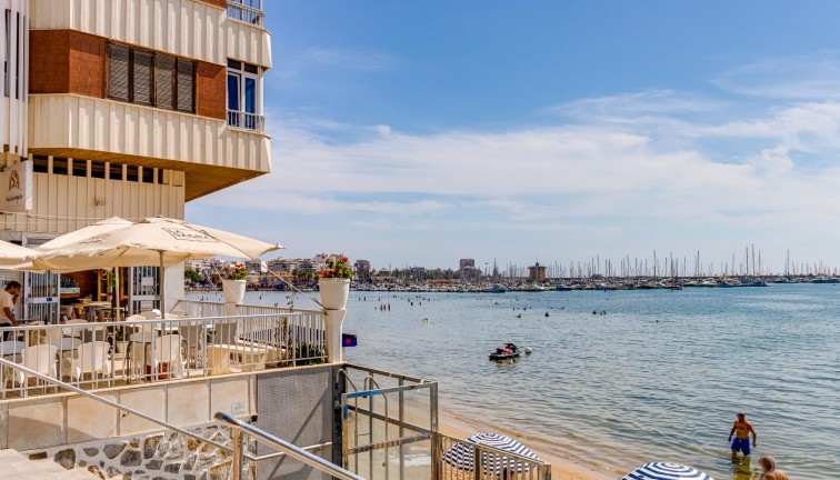 Resale - Apartment - Torrevieja - Acequion