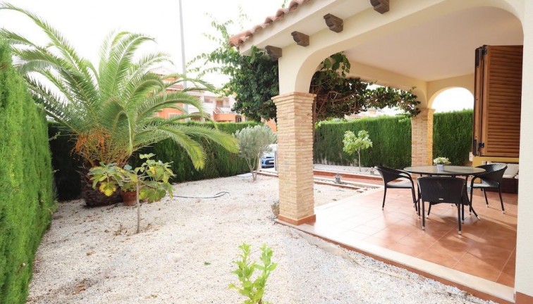 Resale - Semi-Detached - Orihuela Costa - Punta Prima