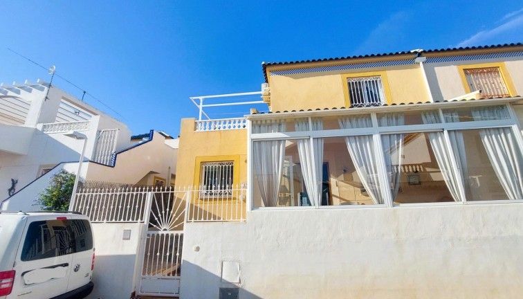 Resale - Chalet - Torrevieja - Los Balcones