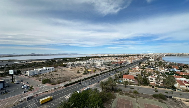 Resale - Apartment - Top Floor Apartment - Torrevieja - La Veleta