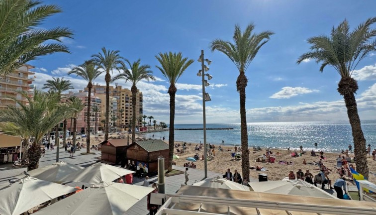 Återförsäljning - Lägenhet - Torrevieja - Playa del Cura