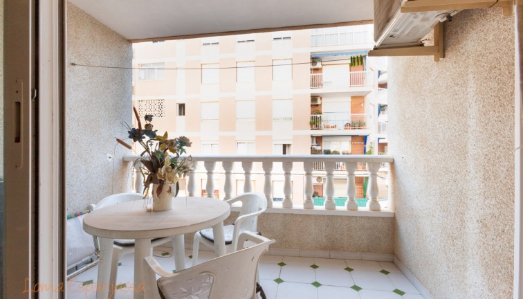 Resale - Apartment - Torrevieja - Acequion