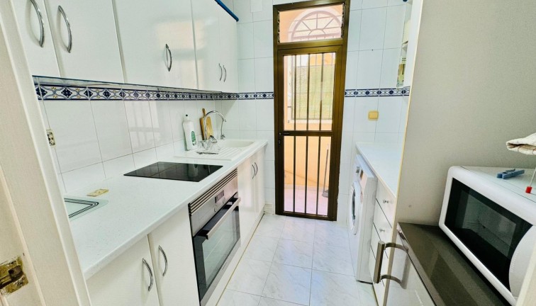 Resale - Apartment - Torrevieja - La veleta