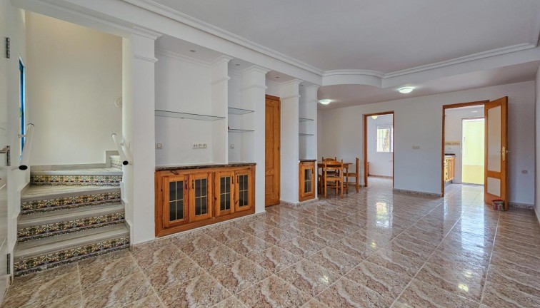 Jälleenmyynti - Bungalow - Orihuela - Calle Aneto, 03189